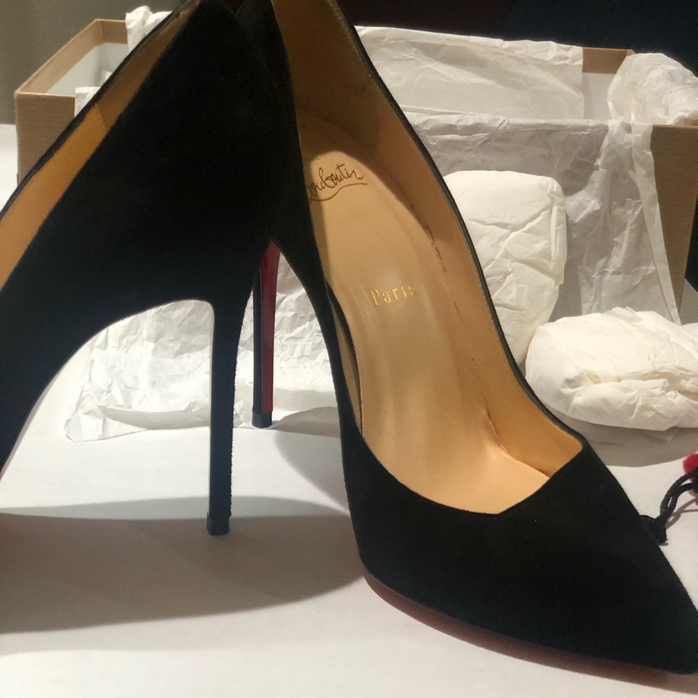 Louboutin size 8.5 (39) Black Corneille Velours